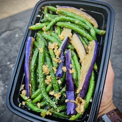 Fried Garlic Green Beans with Eggplant